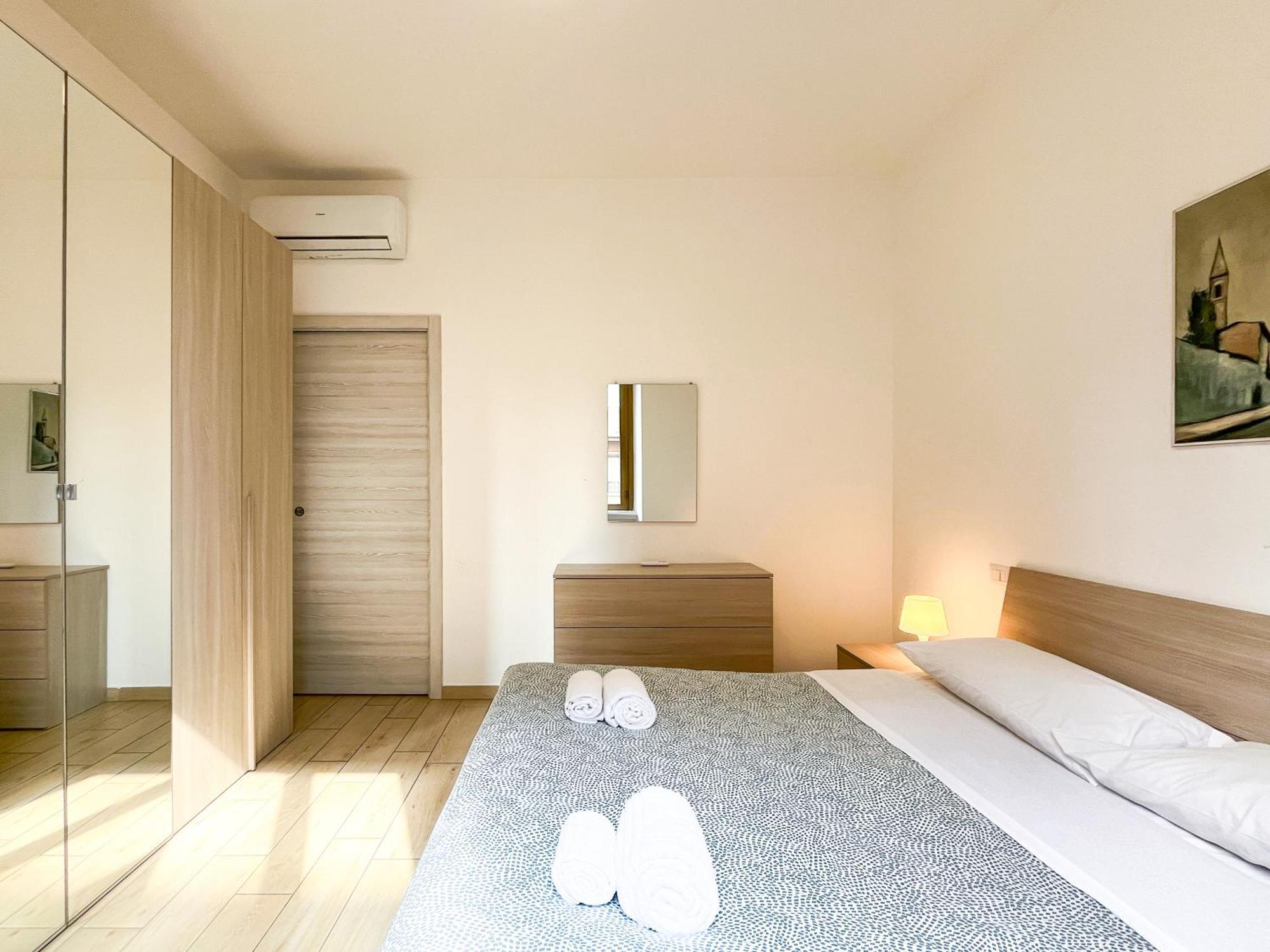 Along The Canal Smart Flat Naviglio - 4 People Corsico Exterior foto